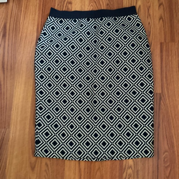 Patterned skirt - Picture 3 of 3